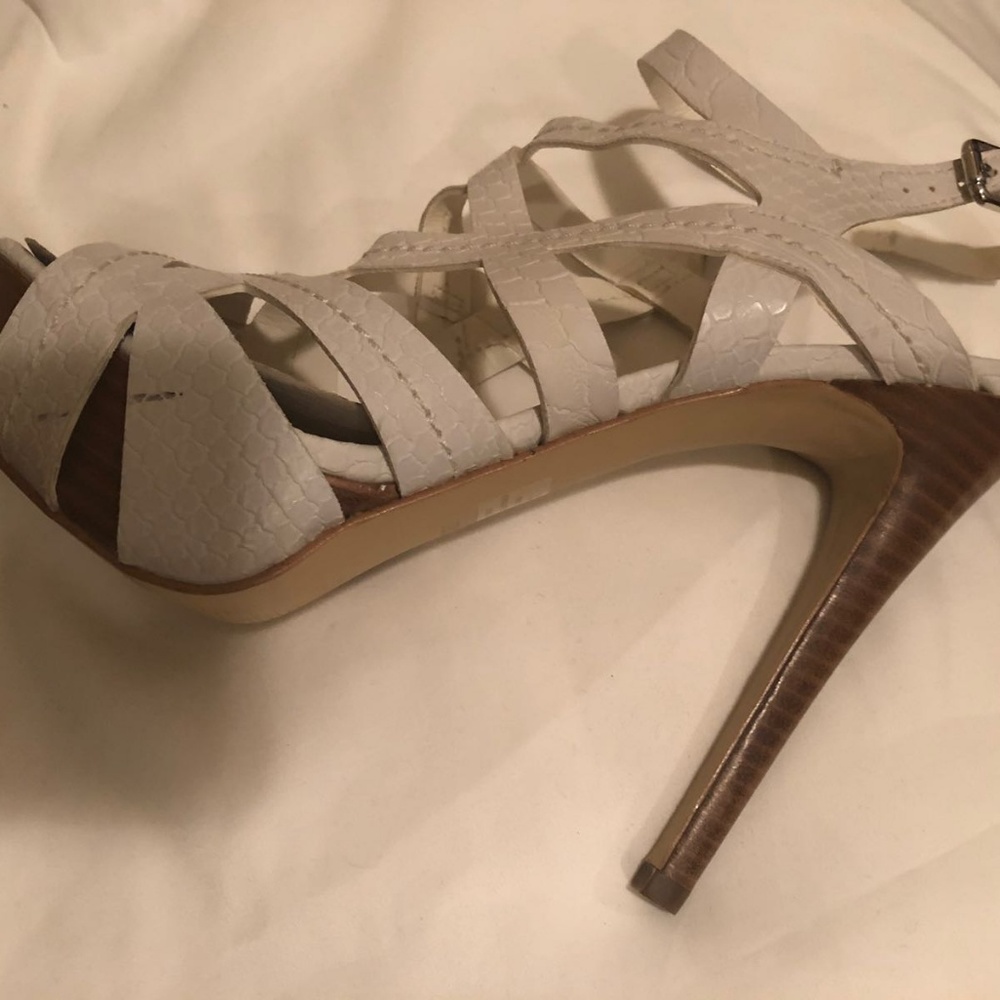 Women's Guess white Platform shoe Size 9 - Picture 4 of 7
